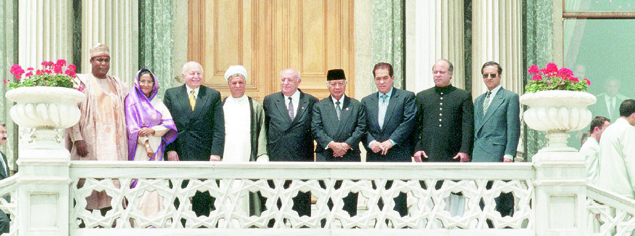 KTT Pertama D-8 di Istanbul, Türkiye, Juni 1997