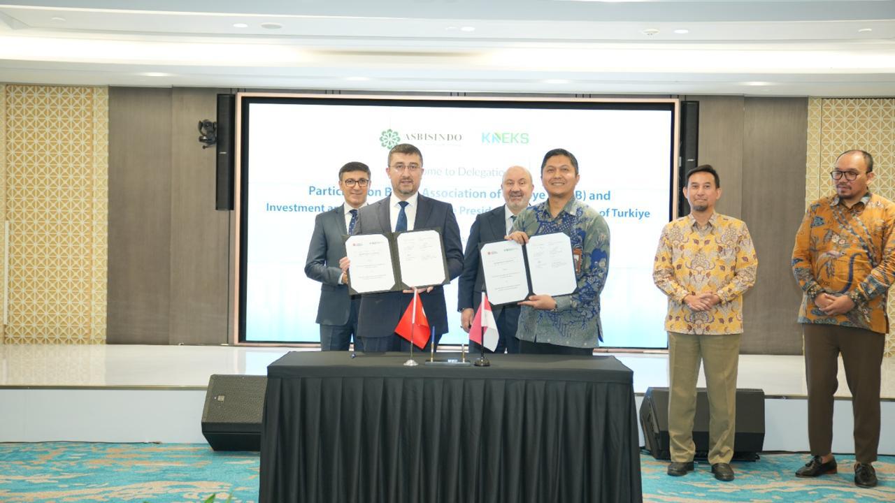 KNEKS Perkuat Kerja Sama Ekonomi Syariah Indonesia-Turki melalui Penandatanganan Memorandum of Cooperation